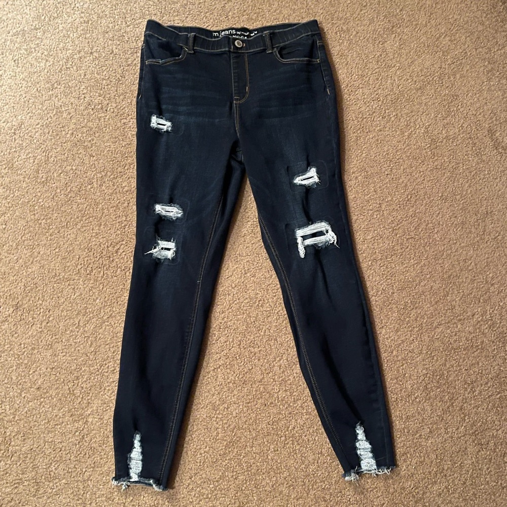 Large Long Maurices m jeans, super high-rise with distressing.